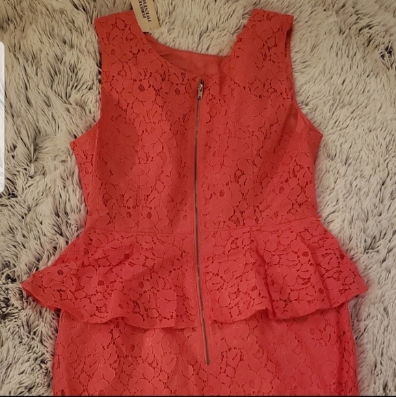 Forever 21 Coral lace dress - Picture 2 of 4